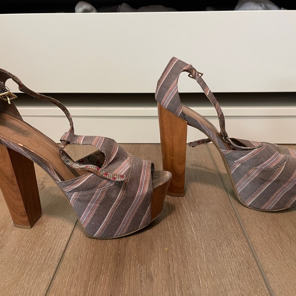 Jessica Simpson Platforms - Picture 3 of 4